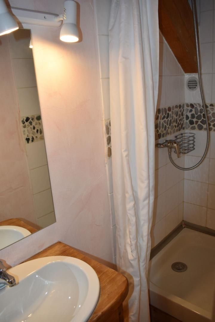 Douche dans la chambre N°3 et N° 6